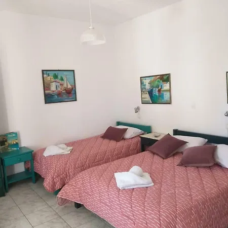 Hotel Christina Studios 3*