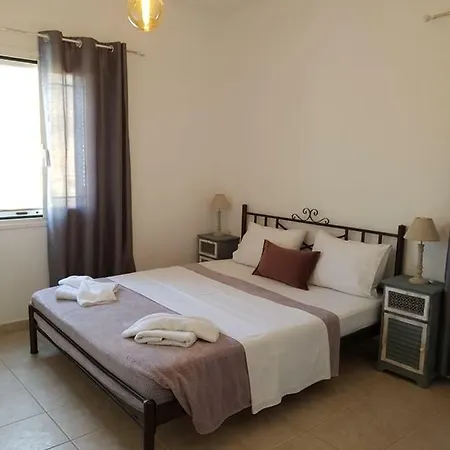 Christina Studios Hotel 3*